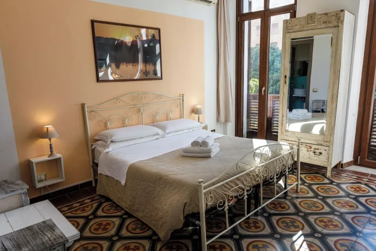 Classic Double room with city view
