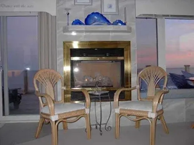 Moonlight Beach Suites