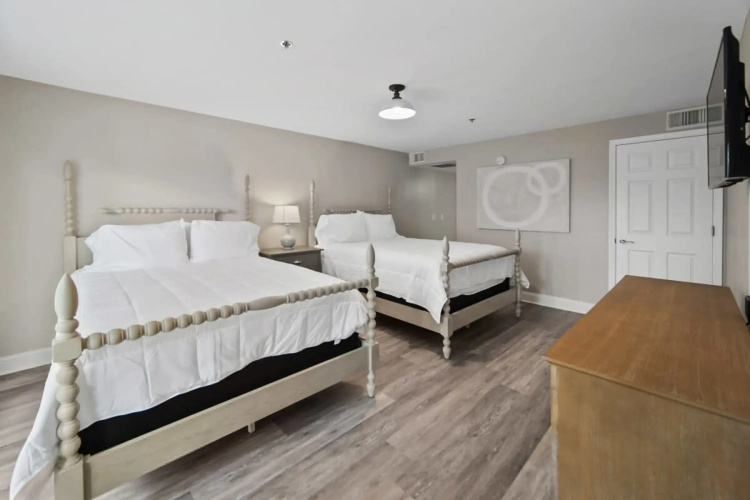 Beautiful PCB Condo w/ Pvt Balcony & Shared Pool