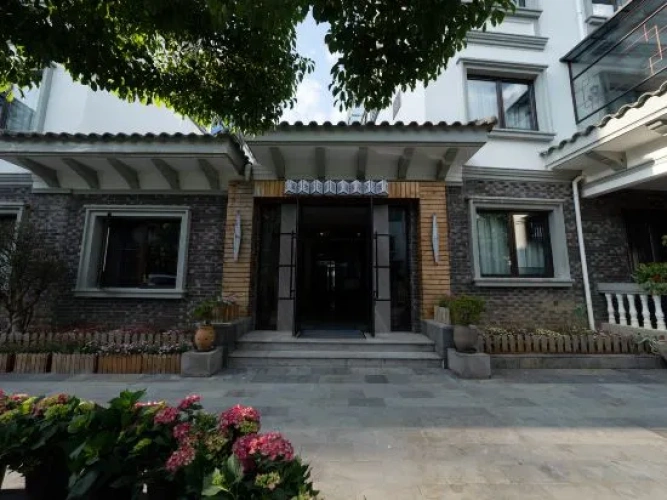 Tengchongxi Water Garden Hot Spring Homestay