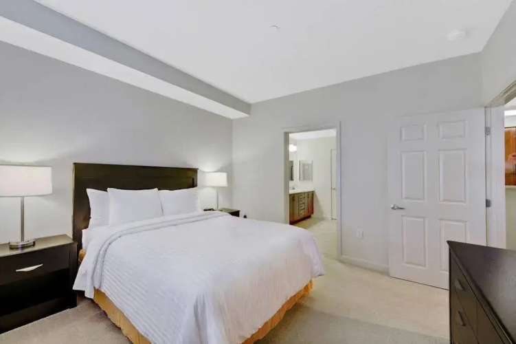 Oakwood At Via