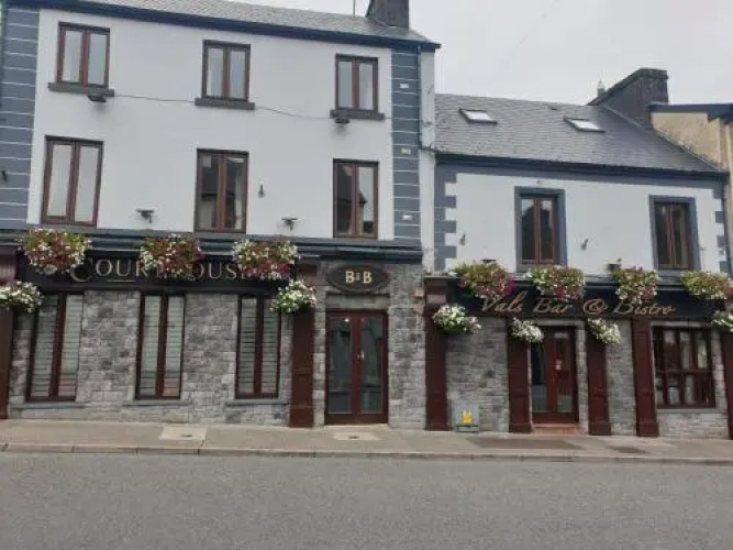 Vals Bar And Bistro