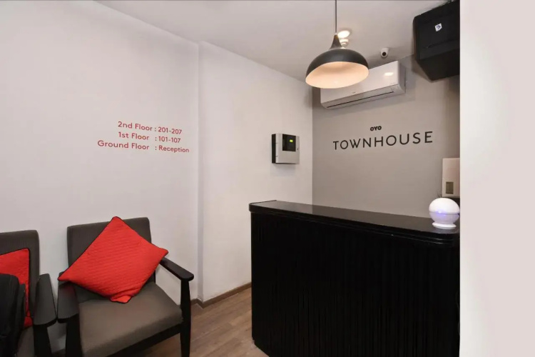 OYO 18258 Flagship Cherry Inn