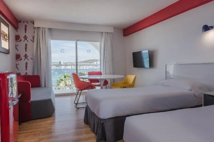 Standard room with balcony