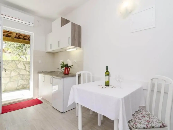 1 Bedroom Apartment with balcony