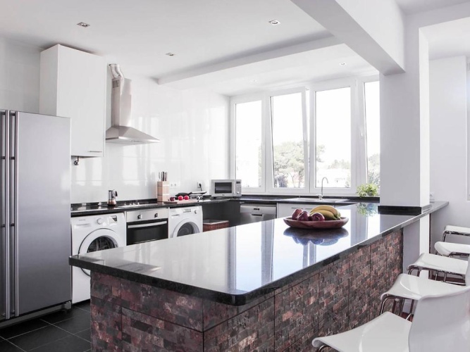 4 Bedrooms Apartment with balcony and with view