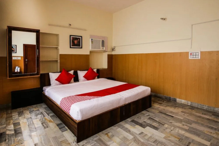 OYO 16169 Sahdev Guest House