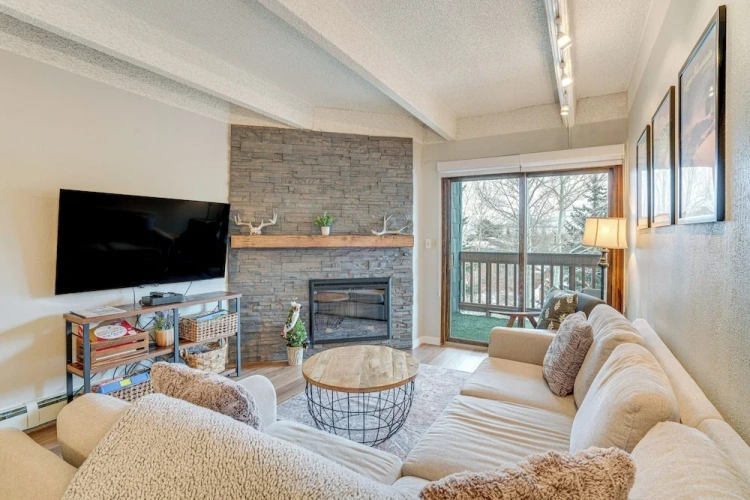 3 Bedrooms Apartment