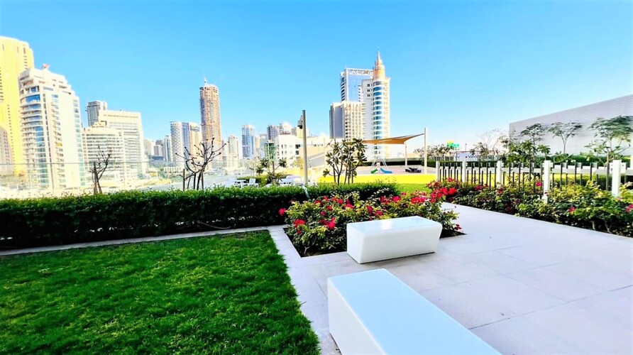 Luxury beach front apartment with balcony Dubai Marina - Image 7