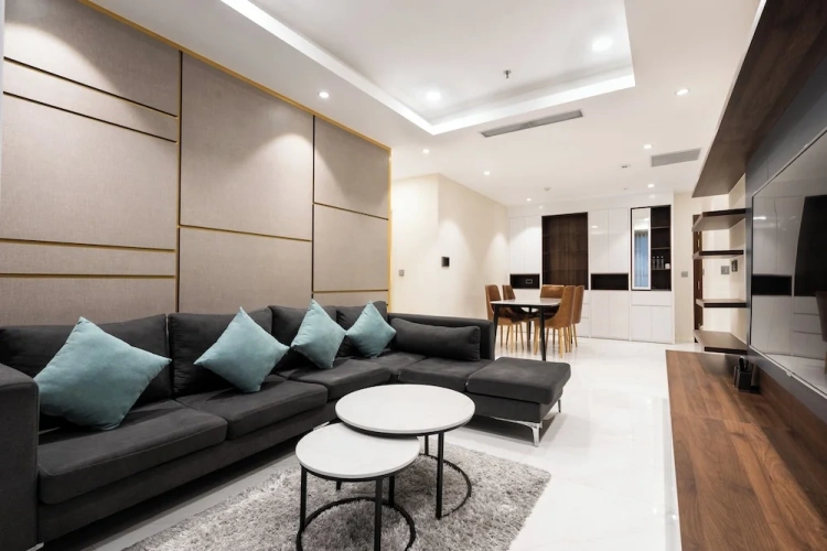 2 Bedrooms Luxury Apartment with balcony and with city view
