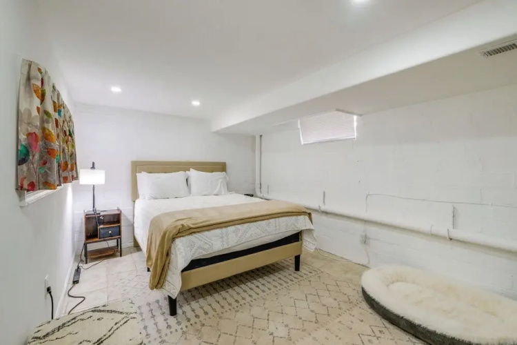 1 Mi to the Metro! Centrally Located Apt Near DC