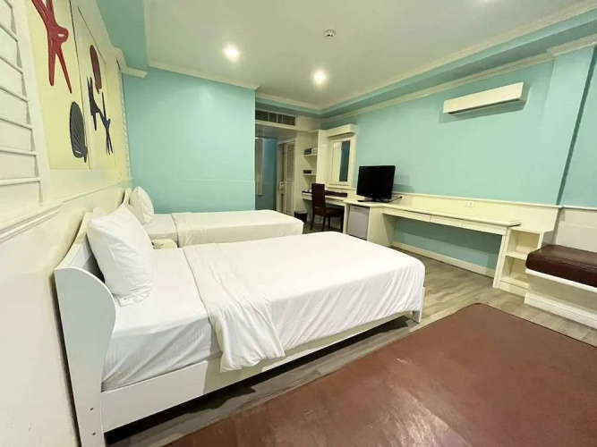 B Buri Hotel