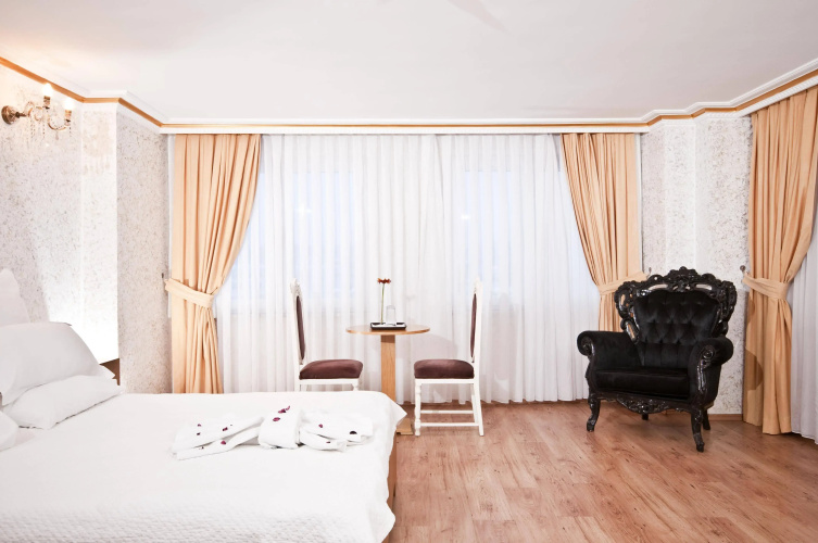 Hettie Hotel