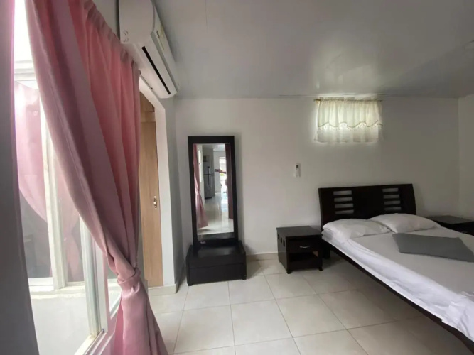 Hermoso apartamento con piscina y ascensor.