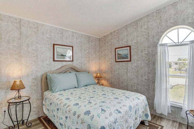 2 Bedrooms Cottage