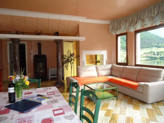 3 Bedrooms Apartment