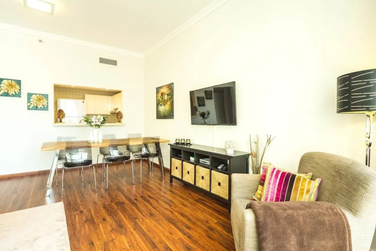 Upscale 1BR - Sea Views - Direct Beach Access!