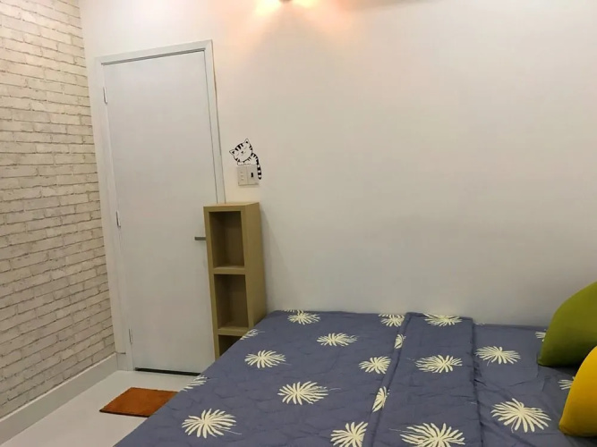 Smiley Apartment 9