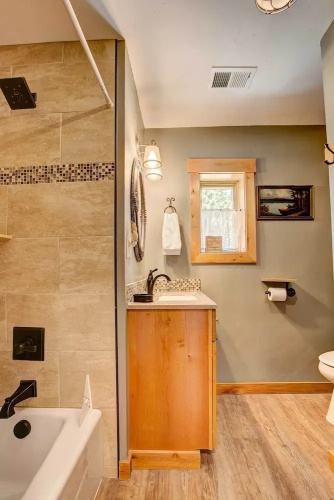 Charming Estes Park Cabin w/ 2 Private Patios!