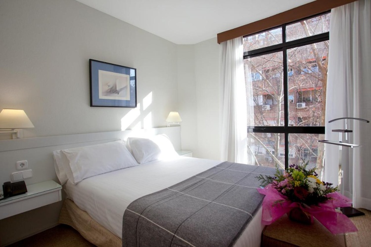Espahotel Plaza Basilica photo 7