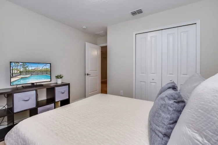 5421 Solterra Circle