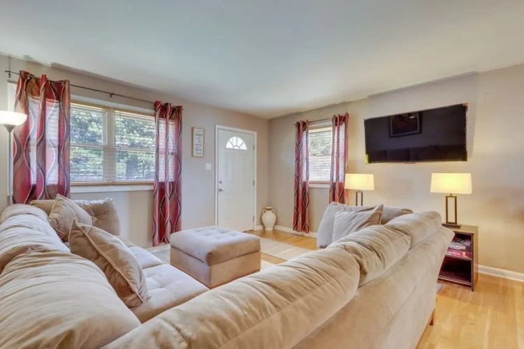 3 Bedrooms Cottage