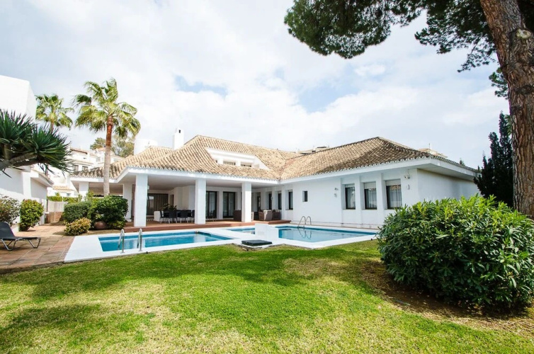 Villa Seafront IV