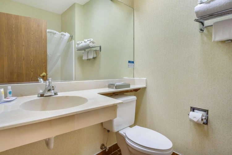 Comfort Inn Federal Way - Seattle photo 12