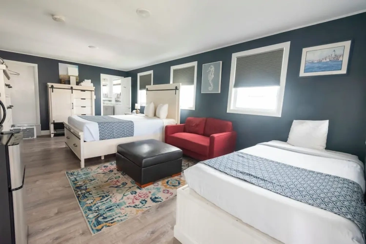 Standard Triple room with ocean view
