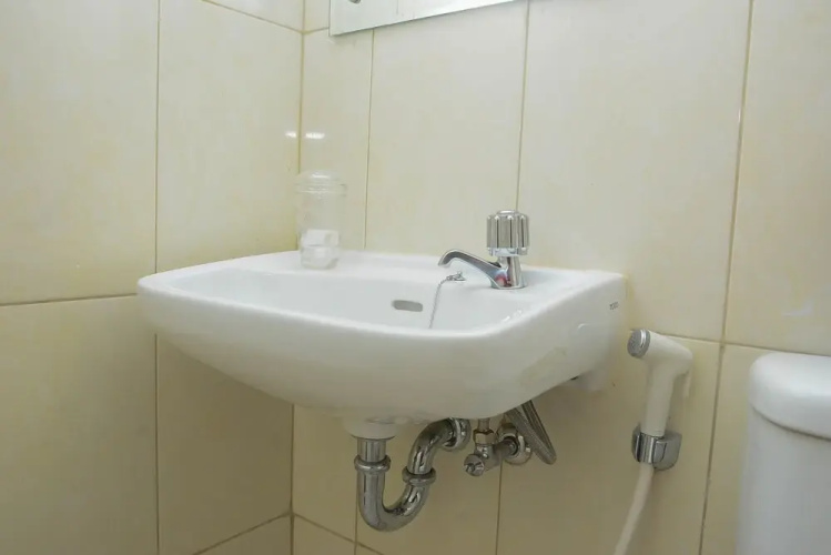 Modern 2BR Apartment @ Springlake Summarecon