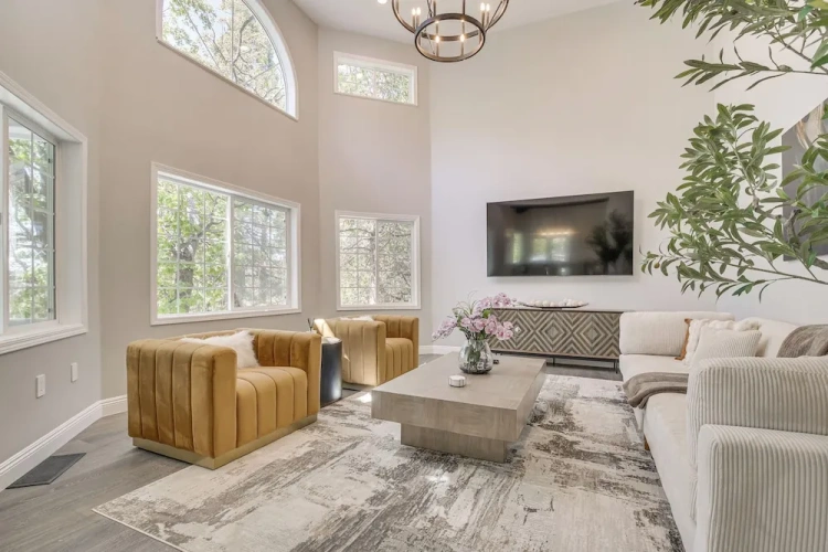 5 Bedrooms Cottage
