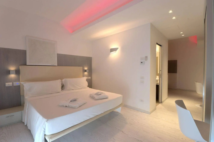 Life Hotel