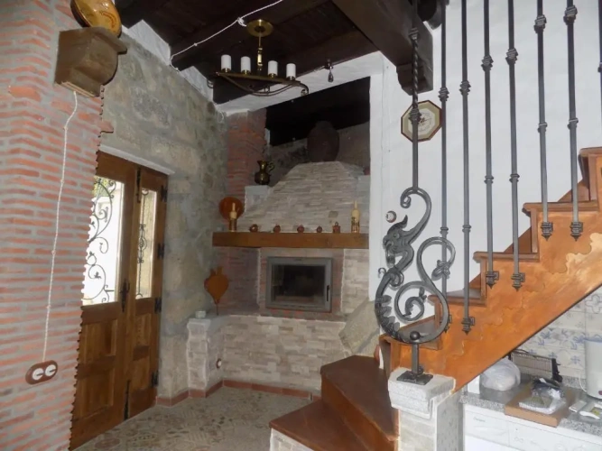 3 Bedrooms Cottage