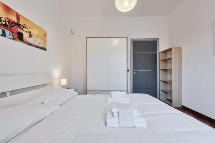 2 Bedrooms Apartment with balcony