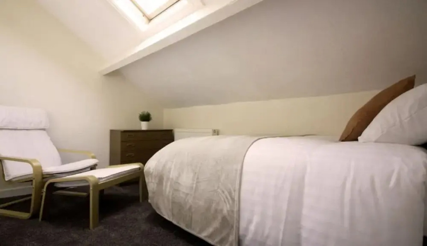 RoomTel - Brook House