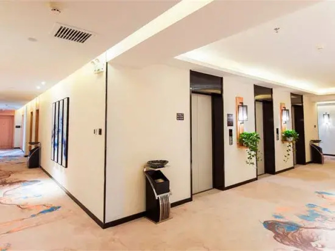 Gujing Junlai Hotel (Luhe Convention & Exhibition Center)