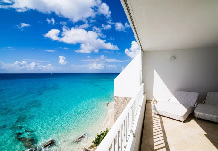 2 Bedrooms Villa