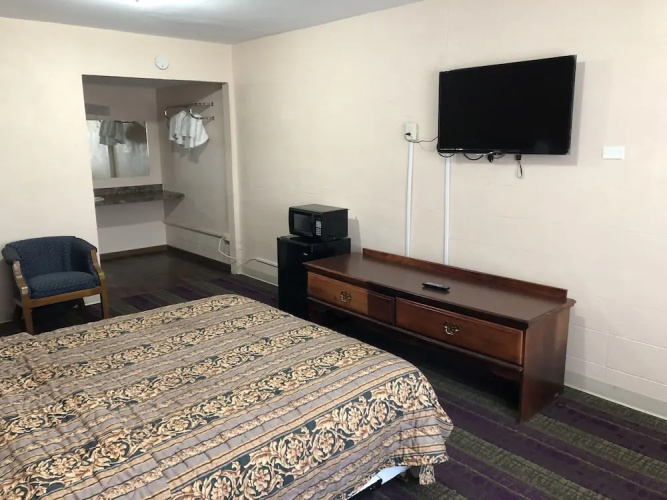 Town Motel
