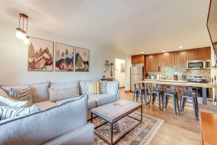 3 Bedrooms Apartment