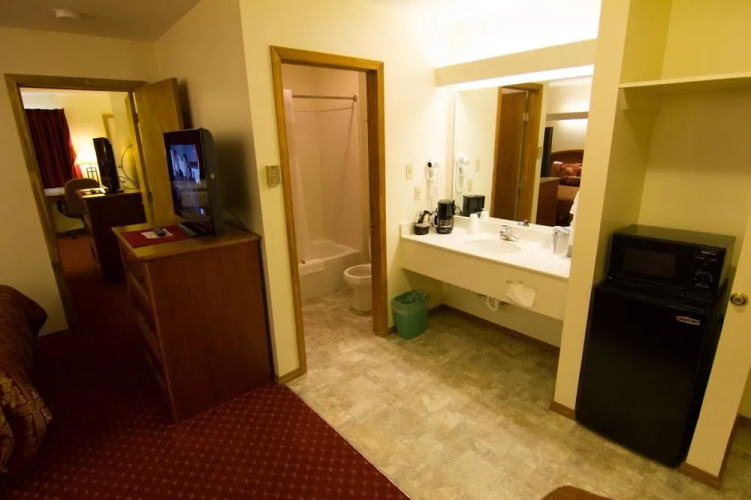 Shepherd Mountain Inn & Suites