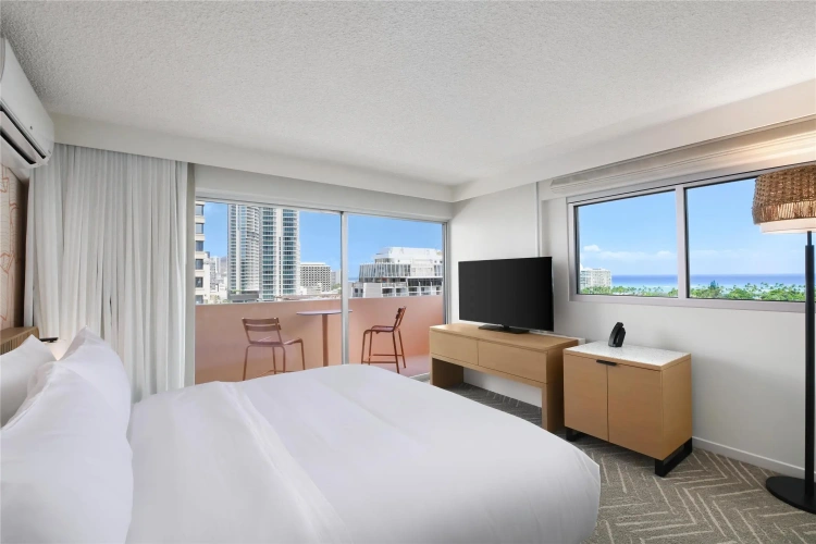 1 Bedroom Standard room with balcony and with city view