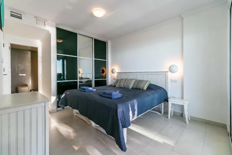 25-Modern Apartment in Paseo Maritimo, Fuengirola!