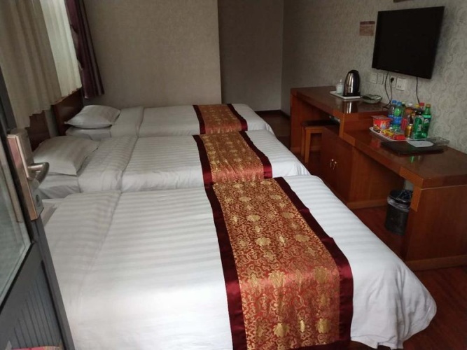 Standard Triple room