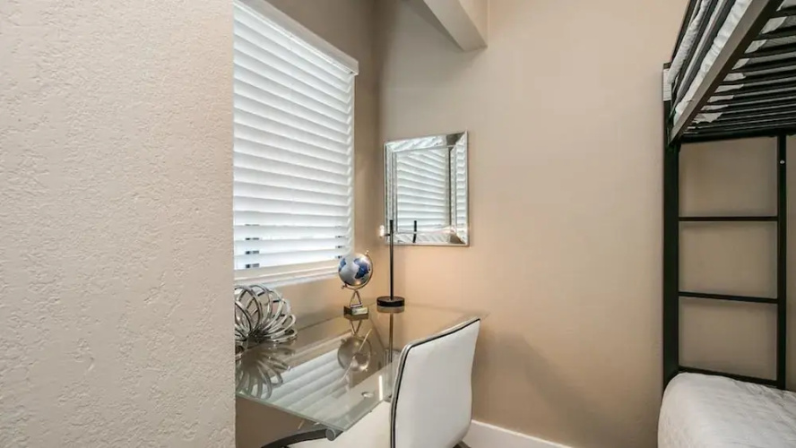 Amazing Remodeled Scottsdale 5 Bdrm W/pool!