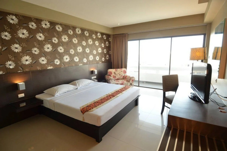 Welcome Plaza HotelOver view