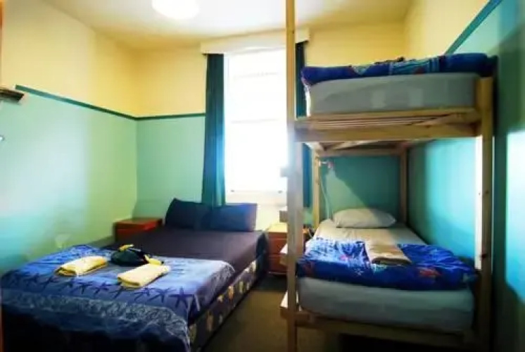 Neptunes International Backpackers