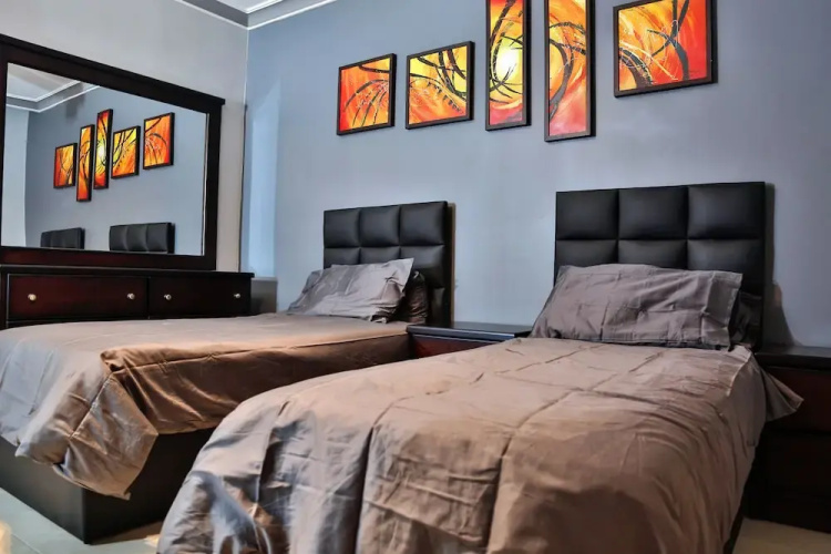 Deluxe Apartments
