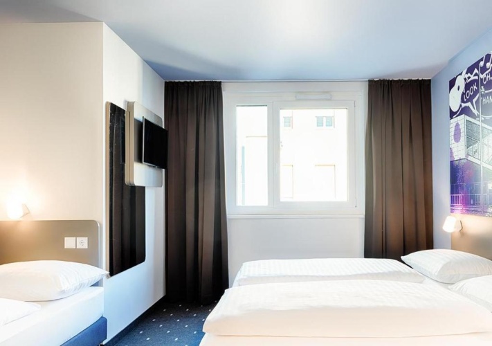 Standard Triple room