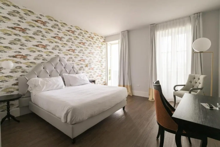 Deluxe Double room with balcony and with lake view