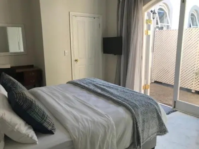 1 on Mona B & B